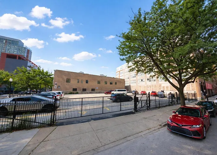 Modern 2br South Loop Gem Near Mccormick Place, Navy Pier, Adler Planetarium & Columbia College