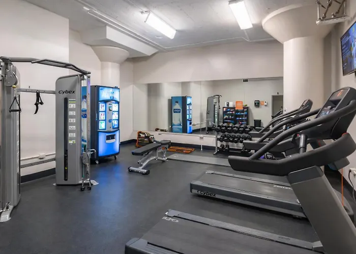 Modern 2br South Loop Gem Near Mccormick Place, Navy Pier, Adler Planetarium & Columbia College Chicago