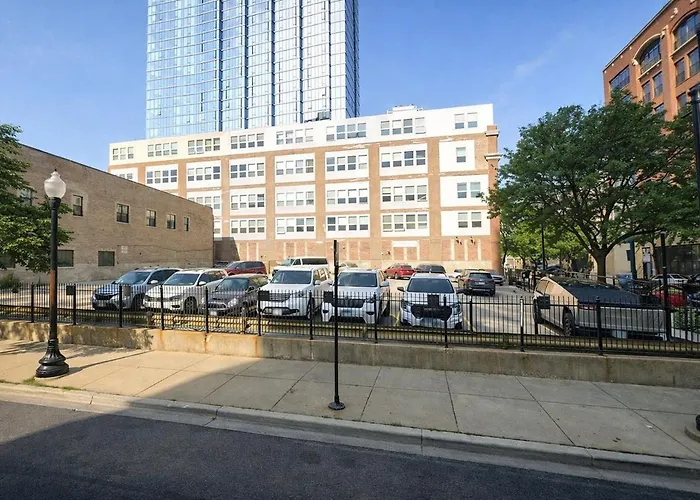 Apartment Modern 2br South Loop Gem Near Mccormick Place, Navy Pier, Adler Planetarium & Columbia College Chicago